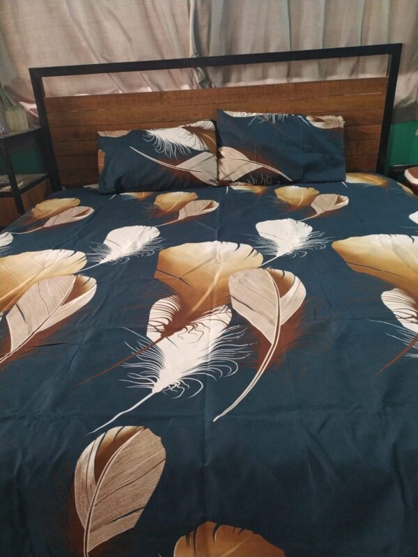 Emerald Green and White Leaves Bedsheet