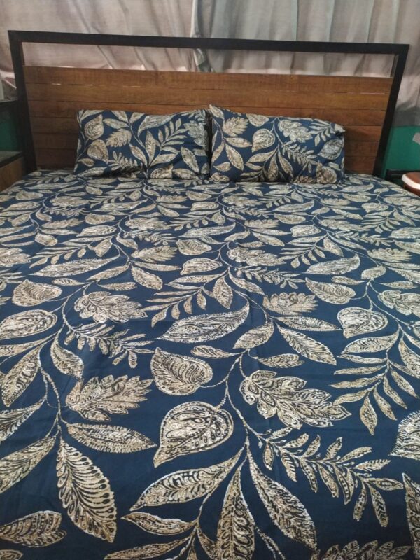 Green Gold Leaves Bedsheet